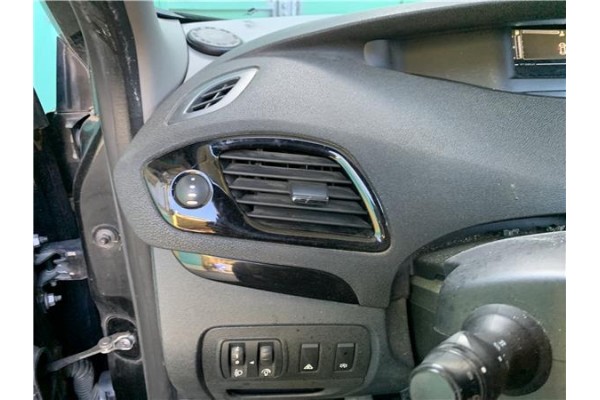 Recambio de rejilla entrada de aire para renault grand scénic iii (jz0/1_) 1.5 dci referencia OEM IAM 687612773R  