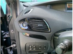 Recambio de rejilla entrada de aire para renault grand scénic iii (jz0/1_) 1.5 dci referencia OEM IAM 687612773R  