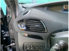 Recambio de rejilla entrada de aire para renault grand scénic iii (jz0/1_) 1.5 dci referencia OEM IAM 687612773R  