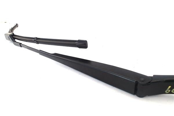Recambio de brazo limpiaparabrisas delantero derecho para volkswagen golf vi (5k1) 1.6 advance referencia OEM IAM 1Q195541003C  