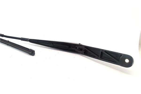 Recambio de brazo limpiaparabrisas delantero derecho para volkswagen golf vi (5k1) 1.6 advance referencia OEM IAM 1Q195541003C  
