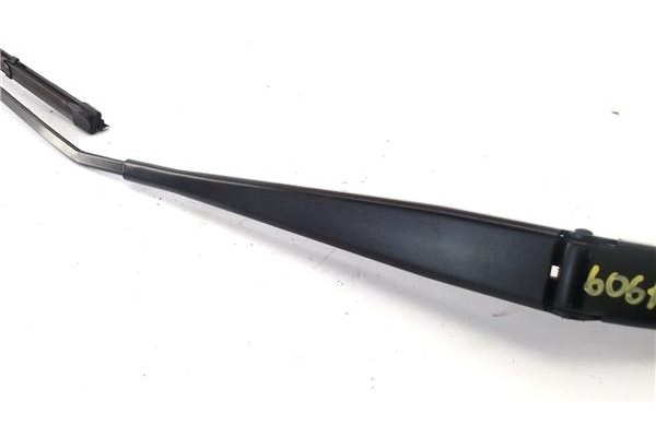 Recambio de brazo limpiaparabrisas delantero izquierdo para volkswagen golf vi (5k1) 1.6 advance referencia OEM IAM 1Q195540903C