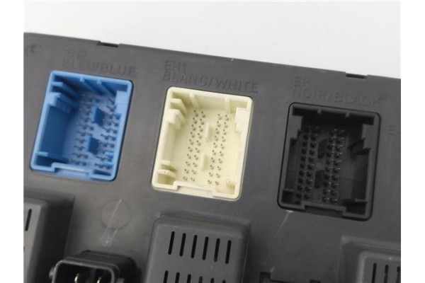 Recambio de bsi para citroen c4 coupe 1.6 vtr referencia OEM IAM 9663798480  