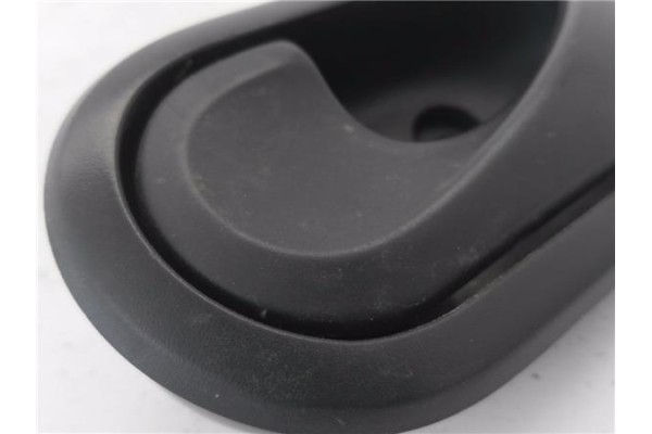 Recambio de manilla int. puerta delantero izquierda para dacia dokker 1.5 essential referencia OEM IAM 8200733848  