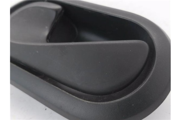 Recambio de manilla int. puerta delantero izquierda para dacia dokker 1.5 essential referencia OEM IAM 8200733848  