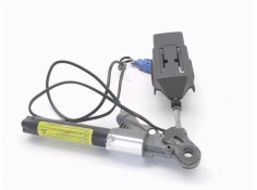 Recambio de anclaje cinturon delantero izquierdo para citroen c3 1.4 i referencia OEM IAM 9640676877 TRW33022955 