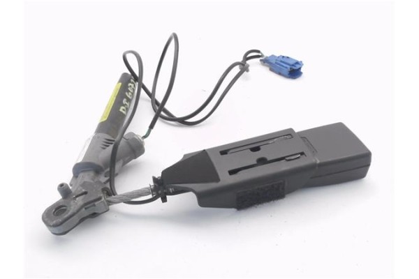 Recambio de anclaje cinturon delantero izquierdo para citroen c3 1.4 i referencia OEM IAM 9640676877 TRW33022955 