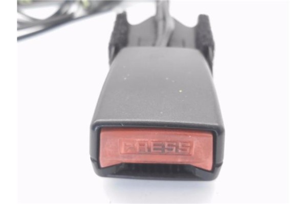 Recambio de anclaje cinturon delantero izquierdo para citroen c3 1.4 i referencia OEM IAM 9640676877 TRW33022955 