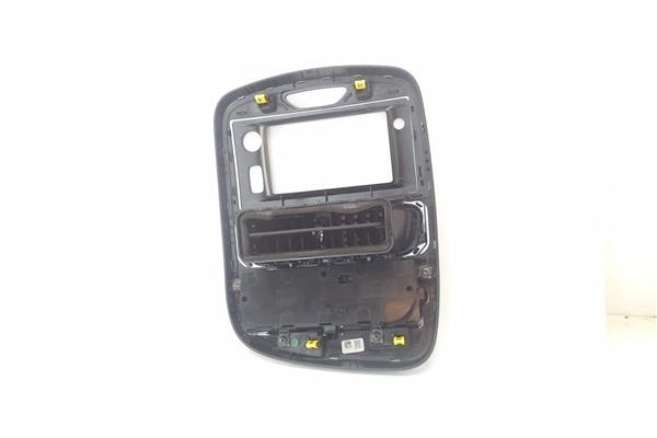 Recambio de consola para renault clio iv 0.9 limited referencia OEM IAM 687502204R  