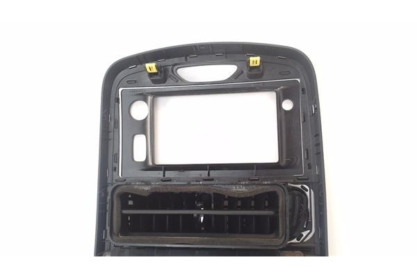 Recambio de consola para renault clio iv 0.9 limited referencia OEM IAM 687502204R  