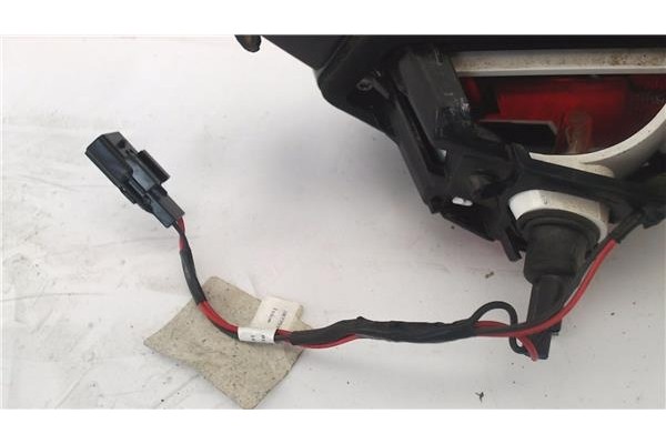 Recambio de piloto porton trasero izquierdo para renault clio iv 0.9 limited referencia OEM IAM 265551311R  