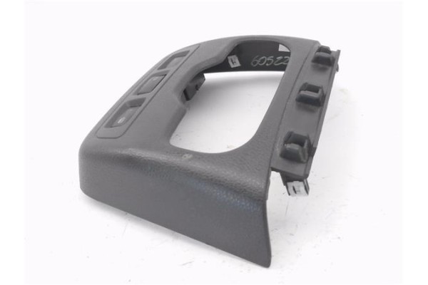 Recambio de embellecedor consola central para dacia dokker 1.5 essential referencia OEM IAM 275009445R  