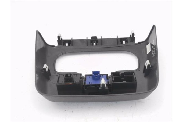 Recambio de embellecedor consola central para dacia dokker 1.5 essential referencia OEM IAM 275009445R  