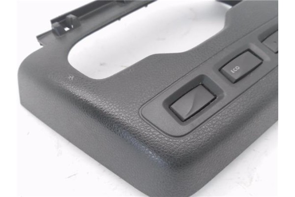 Recambio de embellecedor consola central para dacia dokker 1.5 essential referencia OEM IAM 275009445R  