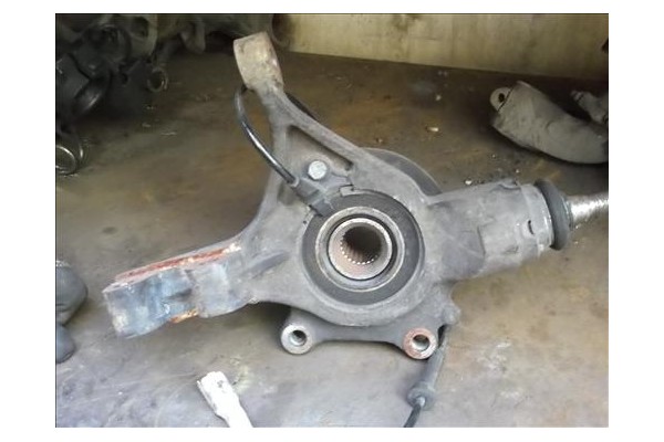 Recambio de mangueta delantero derecha para citroen c4 berlina 1.4 16v referencia OEM IAM   