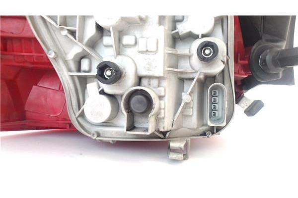 Recambio de piloto trasero derecho para audi a3 sportback (8pa) 2.0 tdi ambiente referencia OEM IAM 8P4945096C  