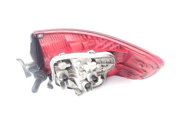 Recambio de piloto trasero izquierdo para audi a3 sportback (8pa) 2.0 tdi ambiente referencia OEM IAM 8P4945095C  