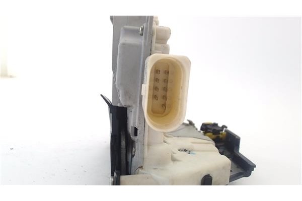 Recambio de cierre electromagnetico delantero izquierdo para audi a3 sportback (8pa) 2.0 tdi ambiente referencia OEM IAM JA64F18