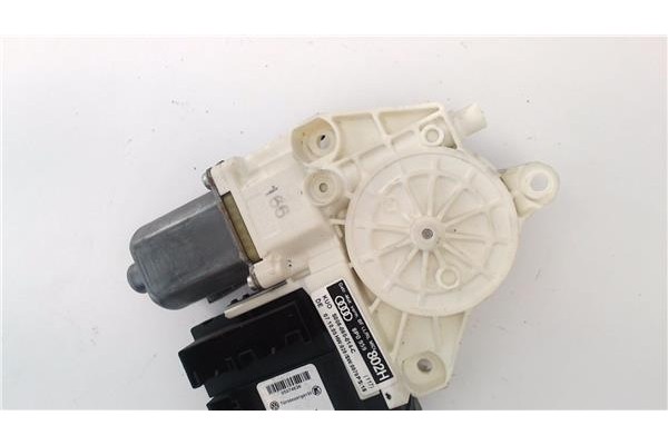 Recambio de motor elevalunas delantero derecho para audi a3 sportback (8pa) 2.0 tdi ambiente referencia OEM IAM E840311202  