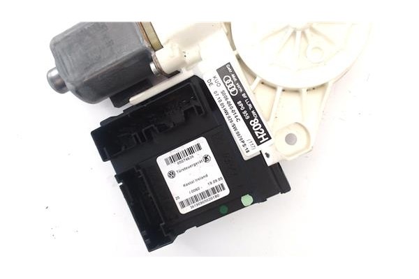 Recambio de motor elevalunas delantero derecho para audi a3 sportback (8pa) 2.0 tdi ambiente referencia OEM IAM E840311202  