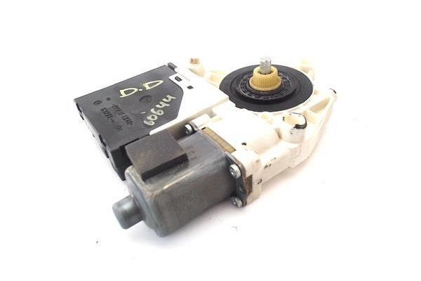 Recambio de motor elevalunas delantero derecho para audi a3 sportback (8pa) 2.0 tdi ambiente referencia OEM IAM E840311202  