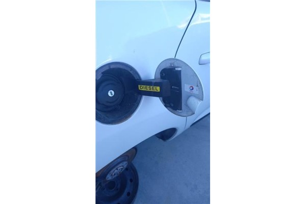 Recambio de tapa exterior combustible para peugeot 3008 2.0 style referencia OEM IAM 981010968A  