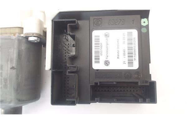 Recambio de motor elevalunas trasero izquierdo para audi a3 sportback (8pa) 2.0 tdi ambiente referencia OEM IAM 0130822263  