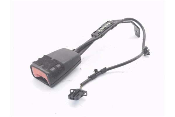 Recambio de anclaje cinturon delantero derecho para audi a3 sportback (8pa) 2.0 tdi ambiente referencia OEM IAM 8P0857756F FKZ  