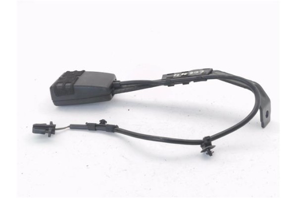 Recambio de anclaje cinturon delantero derecho para audi a3 sportback (8pa) 2.0 tdi ambiente referencia OEM IAM 8P0857756F FKZ  