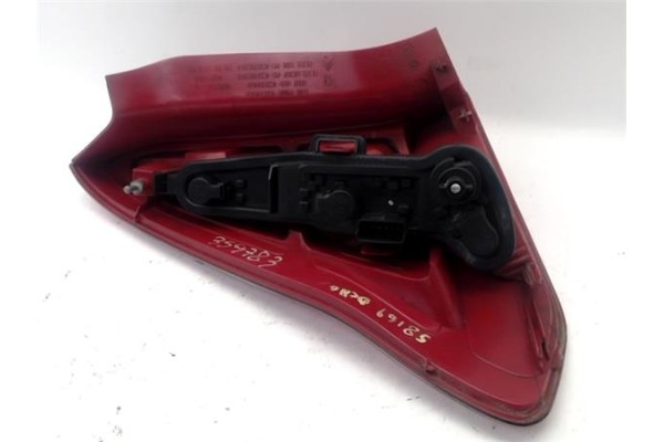 Recambio de piloto trasero derecho para citroen c4 berlina 1.4 16v referencia OEM IAM   