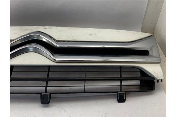 Recambio de rejilla capo para citroen jumpy 2.0 hdi 125 fap 27 l1h1 fugón referencia OEM IAM 1440172580  