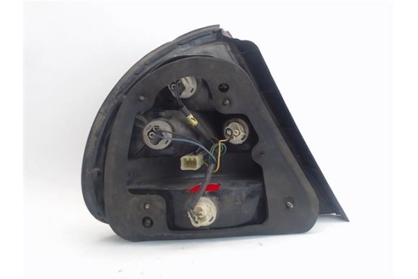 Recambio de piloto trasero derecho para hyundai sonata (y3) referencia OEM IAM 9240234520  