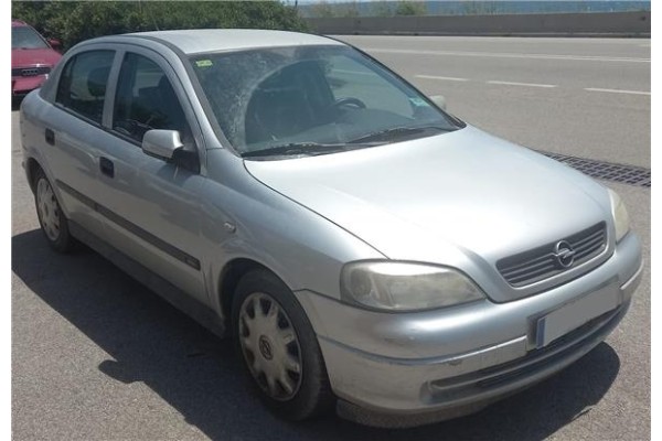 opel astra g berlina del año 2001