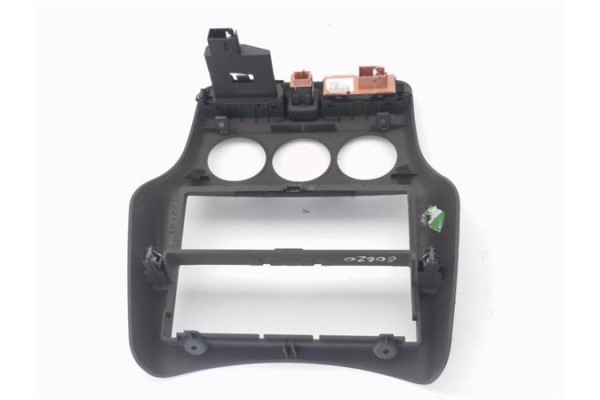 Recambio de embellecedor consola central para citroen c3 picasso 1.6 exclusive referencia OEM IAM 96825462 3,2002E+14 