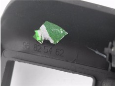 Recambio de embellecedor consola central para citroen c3 picasso 1.6 exclusive referencia OEM IAM 96825462 3,2002E+14 