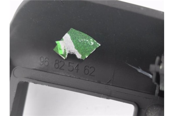 Recambio de embellecedor consola central para citroen c3 picasso 1.6 exclusive referencia OEM IAM 96825462 3,2002E+14 