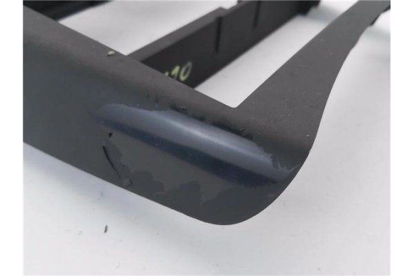 Recambio de embellecedor consola central para citroen c3 picasso 1.6 exclusive referencia OEM IAM 96825462 3,2002E+14 