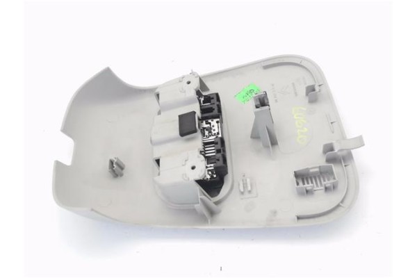 Recambio de luz delantero central techo para citroen c3 picasso 1.6 exclusive referencia OEM IAM 9684237380  