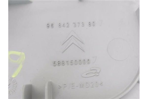 Recambio de luz delantero central techo para citroen c3 picasso 1.6 exclusive referencia OEM IAM 9684237380  