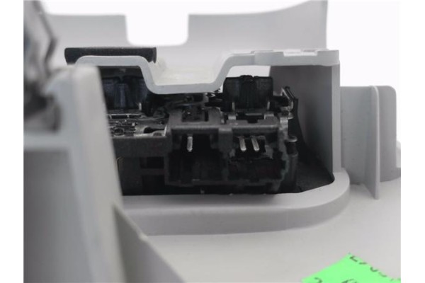 Recambio de luz delantero central techo para citroen c3 picasso 1.6 exclusive referencia OEM IAM 9684237380  