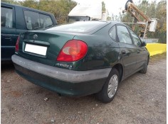 toyota avensis berlina (t 22)(1998) del año  2