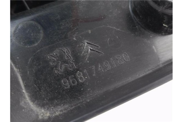 Recambio de piloto trasero derecho para citroen c3 picasso 1.6 exclusive referencia OEM IAM 9681749180  