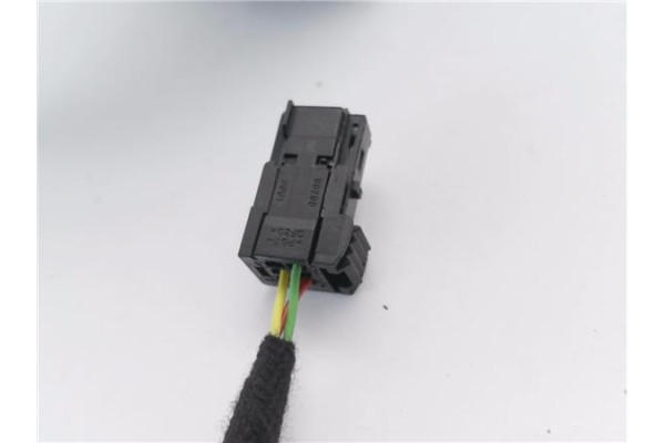 Recambio de retrovisor electrico izquierdo para citroen c3 picasso 1.6 exclusive referencia OEM IAM E8024676 8153XQ 