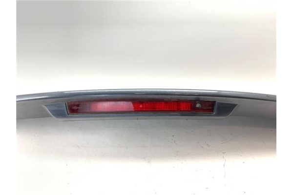 Recambio de aleron trasero para renault clio iv 0.9 limited referencia OEM IAM 960306579R  