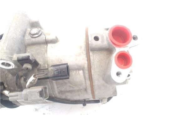 Recambio de compresor aire acond. para renault clio iv 0.9 limited referencia OEM IAM 926002352R  
