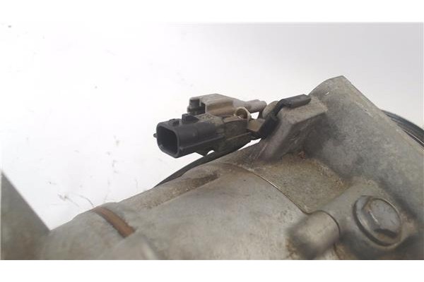 Recambio de compresor aire acond. para renault clio iv 0.9 limited referencia OEM IAM 926002352R  