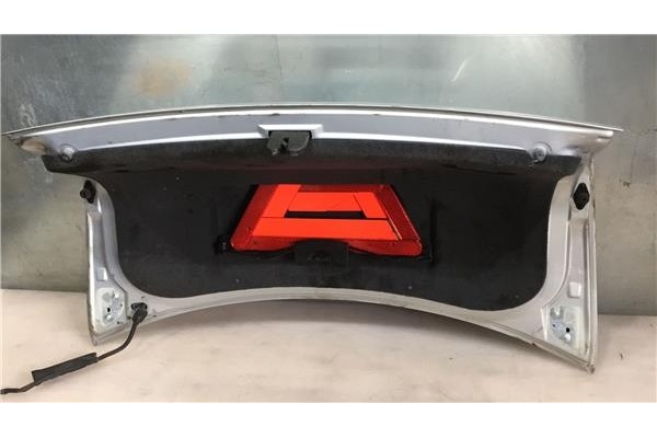 Recambio de tapa maletero para volkswagen passat berlina (3b2) 1.6 básico referencia OEM IAM 3B5827025C  