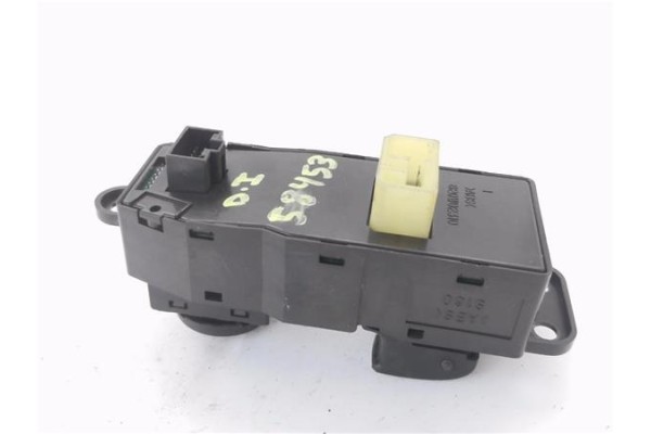 Recambio de mando elevalunas delantero izquierdo para hyundai h-1 furgón 2.5 td referencia OEM IAM 935704A000 935704A100 