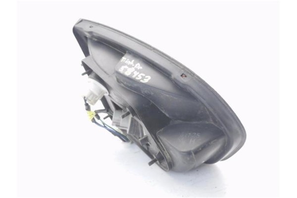 Recambio de piloto porton trasero derecho para hyundai h-1 furgón 2.5 td referencia OEM IAM 924064A0  