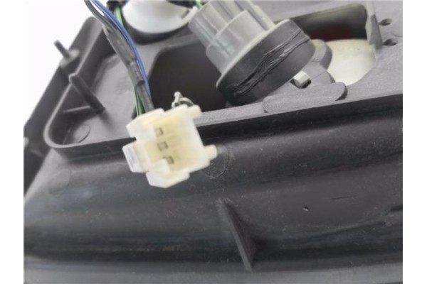 Recambio de piloto porton trasero derecho para hyundai h-1 furgón 2.5 td referencia OEM IAM 924064A0  